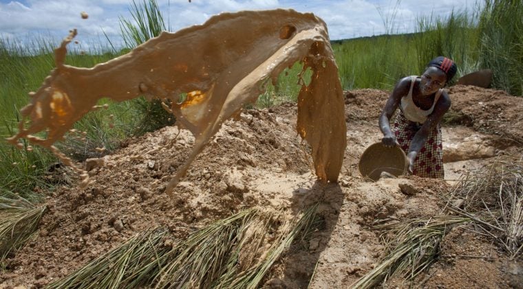Malian children at the heart of the gold rush