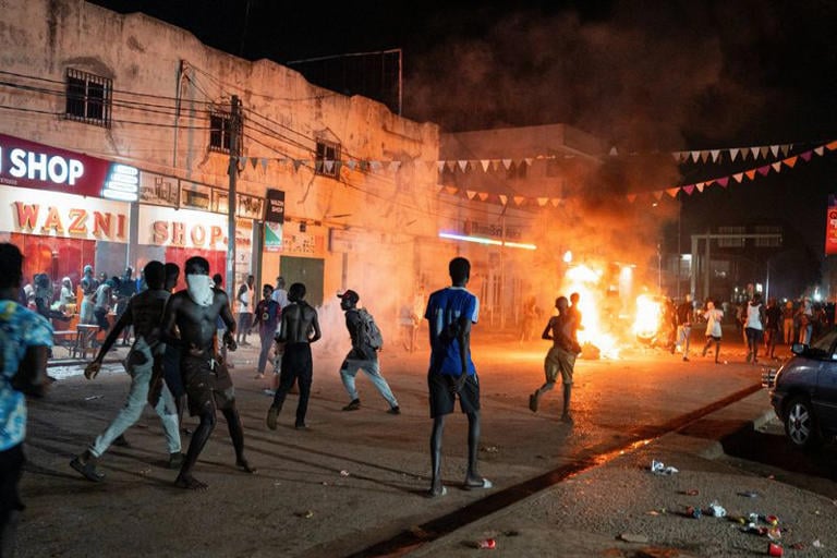 As blackout protests pile pressure on Barrow, can Senegal and Guinea keep The Gambia’s lights on?