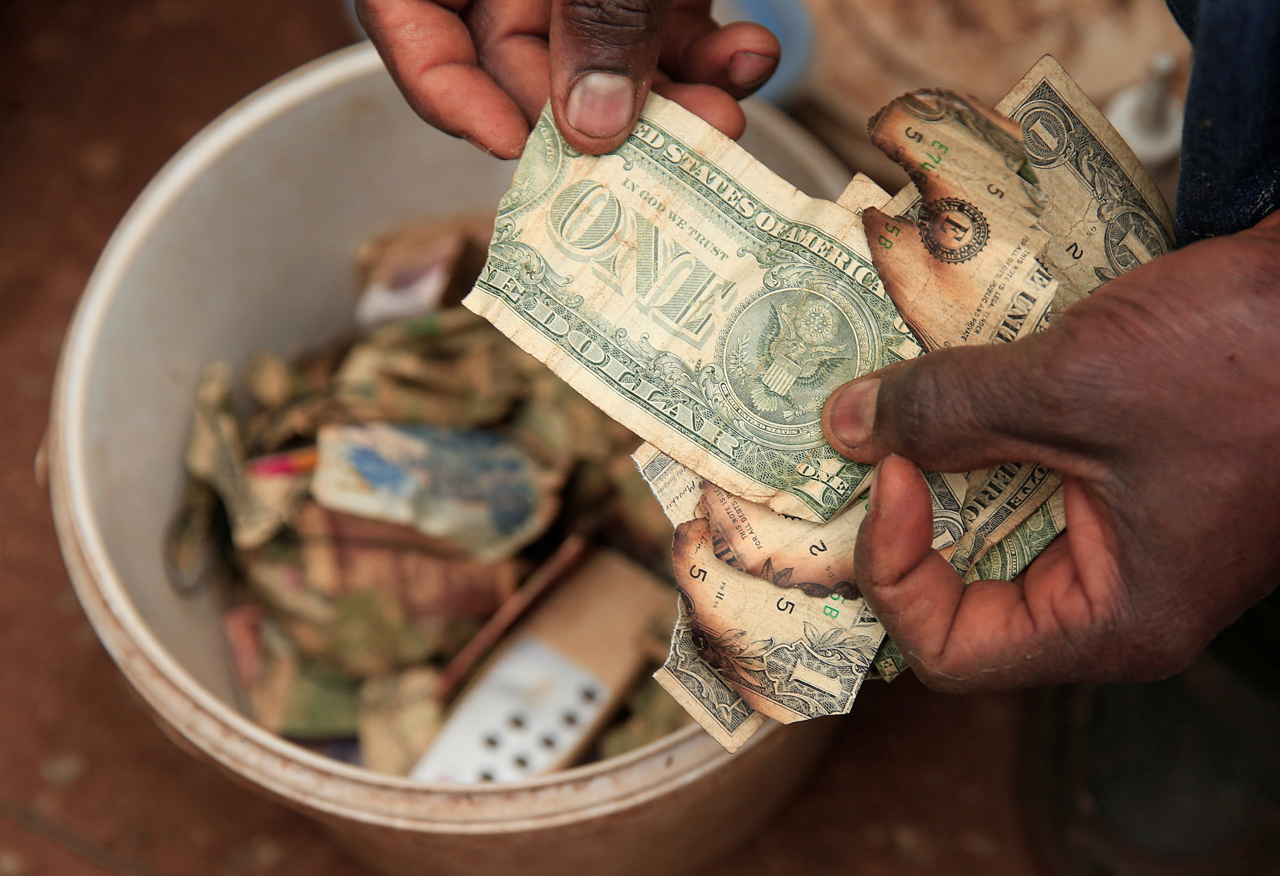 Zimbabwe: Currency sliding as inflation foreseen to hit 400% by year’s end
