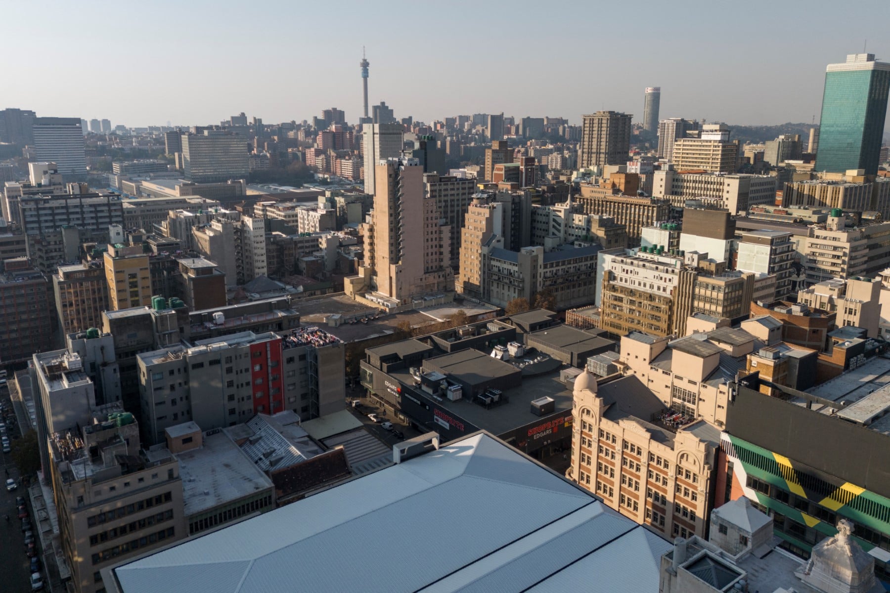 This aerial view shows the Johannesburg skyline on 29 May 2024. © Céline CLERY / AFP