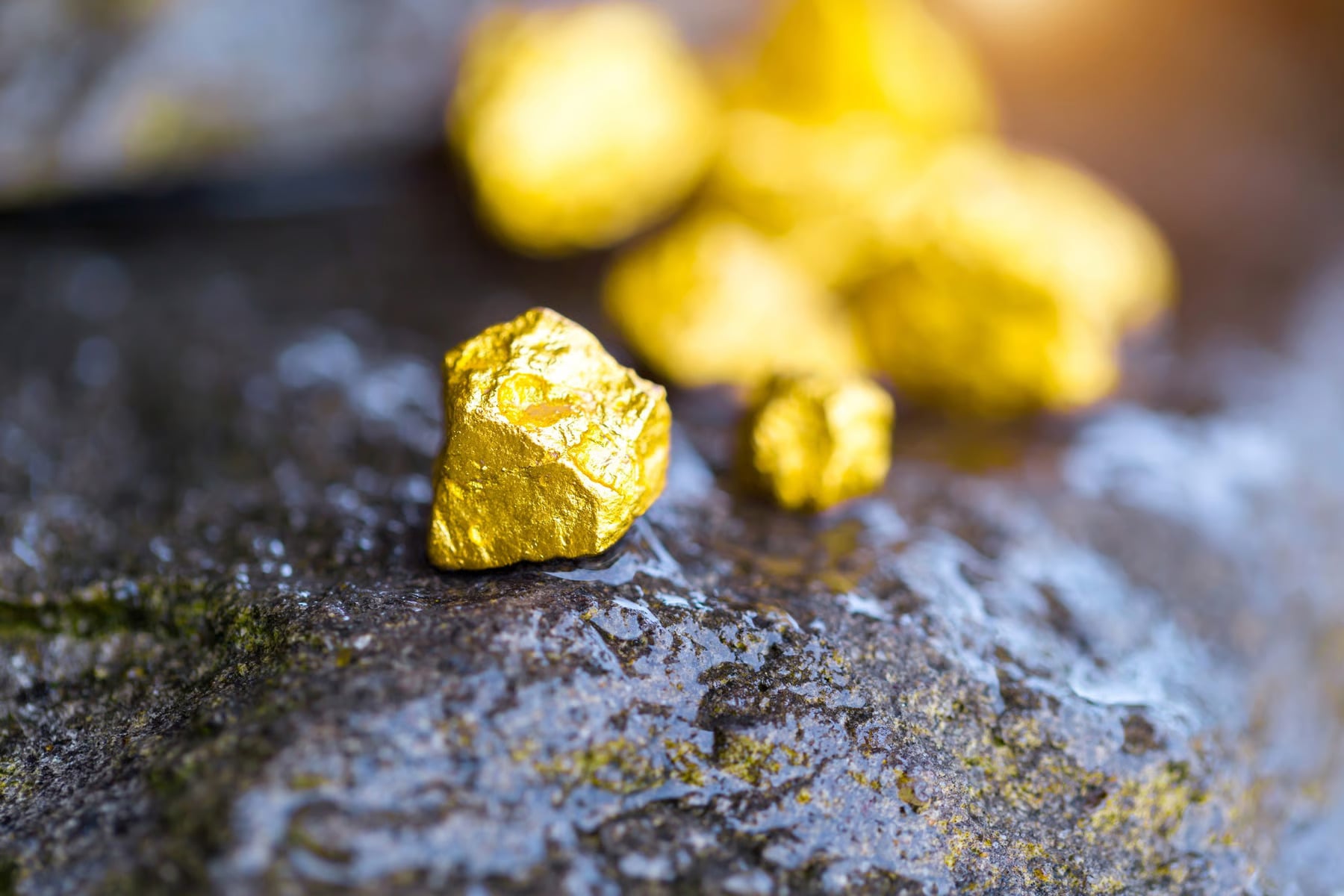 Guinea: Can a raw gold export ban build a refining industry?