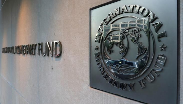 The International Monetary Fund (IMF) logo outside headquarters in Washington. REUTERS/Yuri Gripas