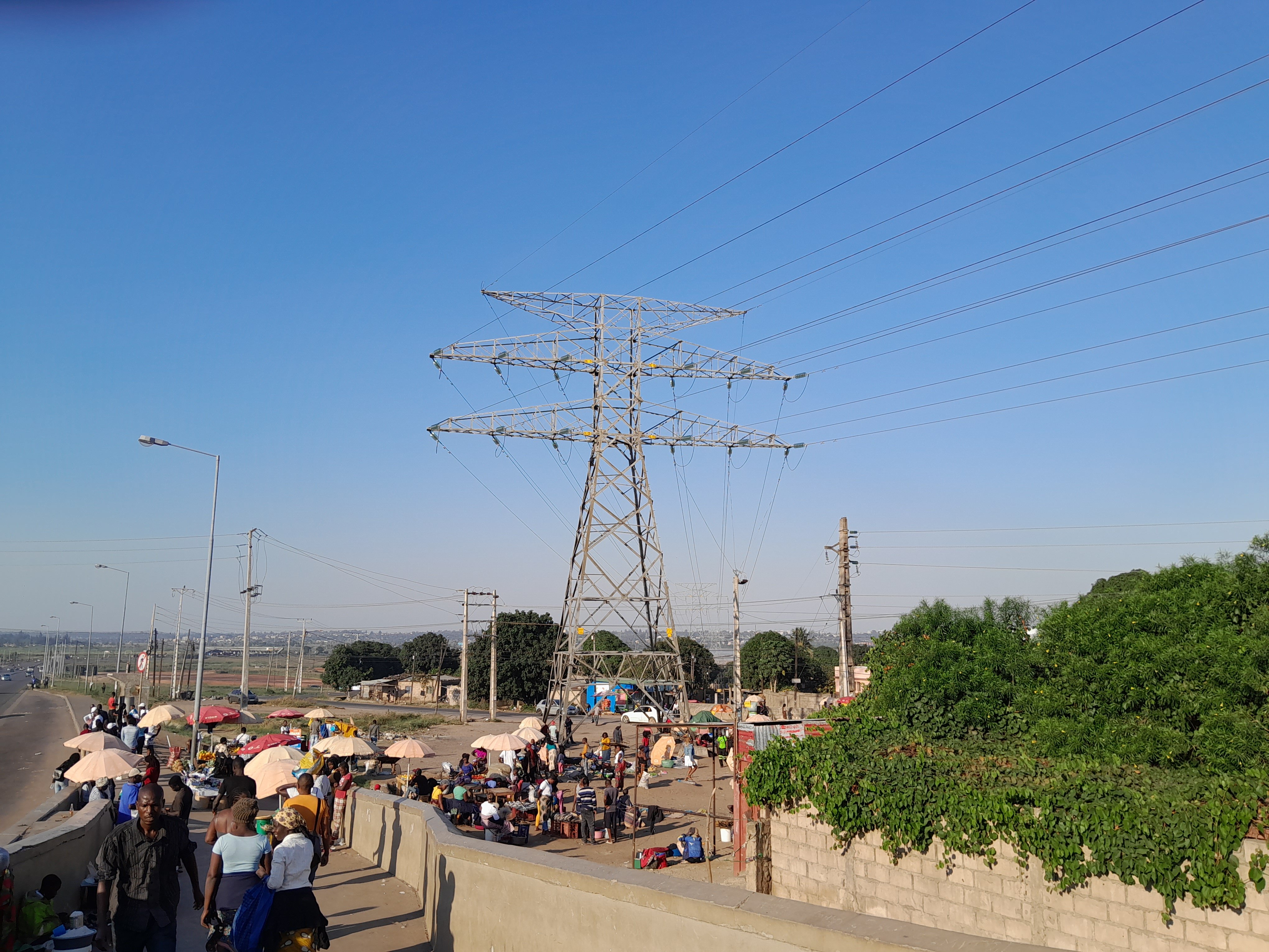south-africa-turns-to-mozambique-to-try-to-get-the-lights-back-on-the